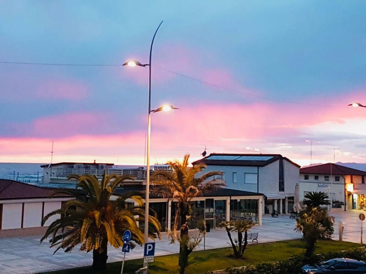 Hotel Valdinievole Lido di Camaiore Dış mekan fotoğraf