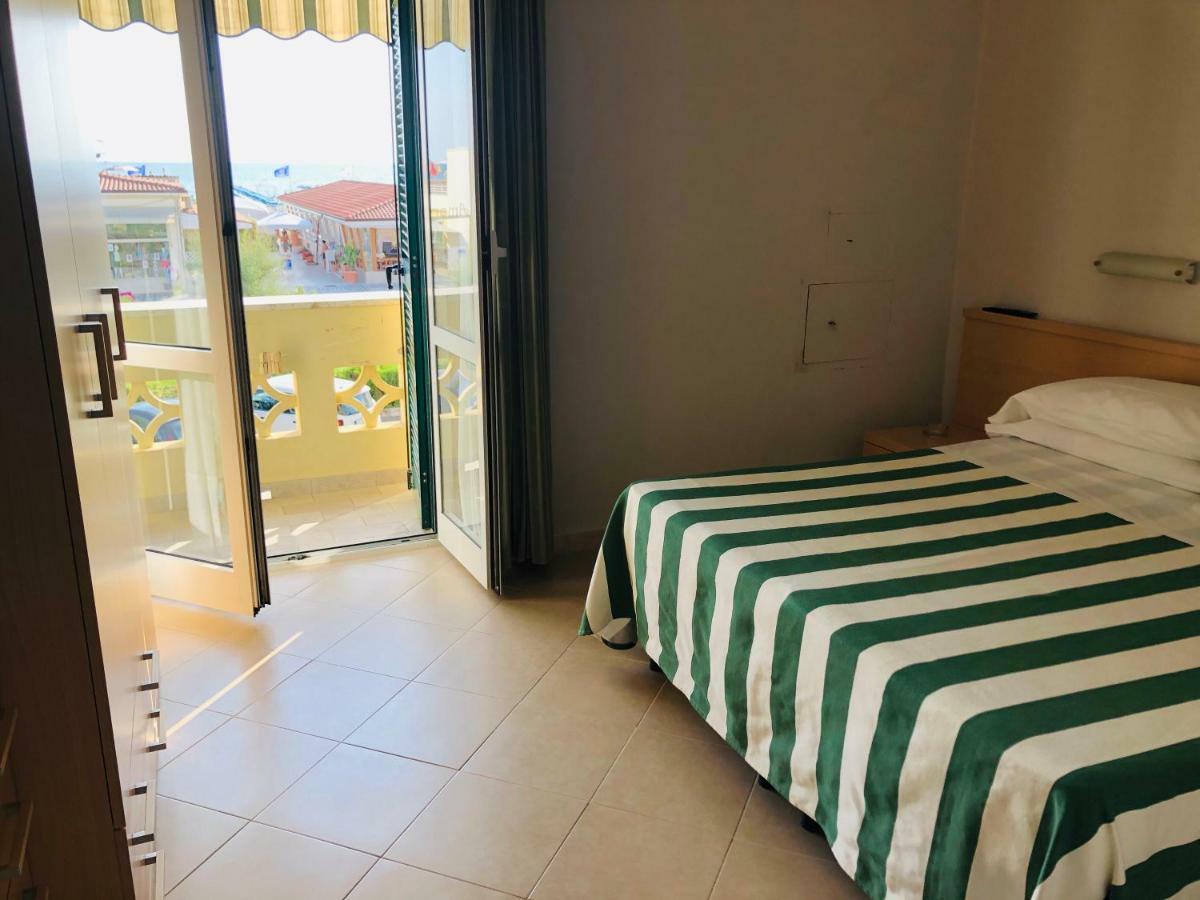 Hotel Valdinievole Lido di Camaiore Dış mekan fotoğraf